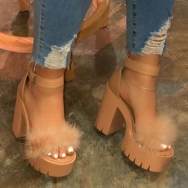 Overside new fashion block heeled fluffy decor open toe women shoes ankle strap buckle platform lady fuzzy sandals