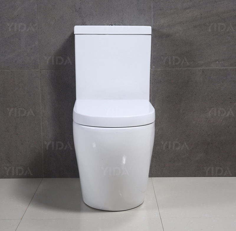 Poland UF Seat CE Two Piece Toilet Big Size WC for Hotel Project Europe Standard Toilet Wc