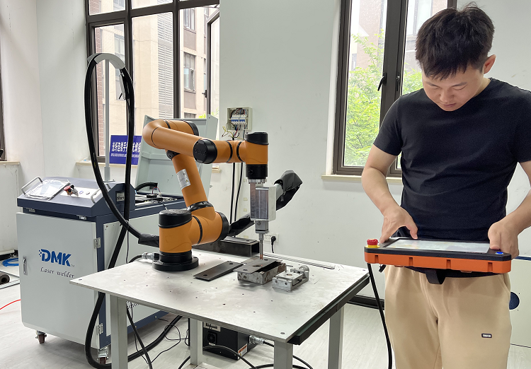 Industrial Robot Arm For Weld 6 Axis Welding Collaborative Robotic Arm Manipulator Payload Ce Approved Industrial Cnc System