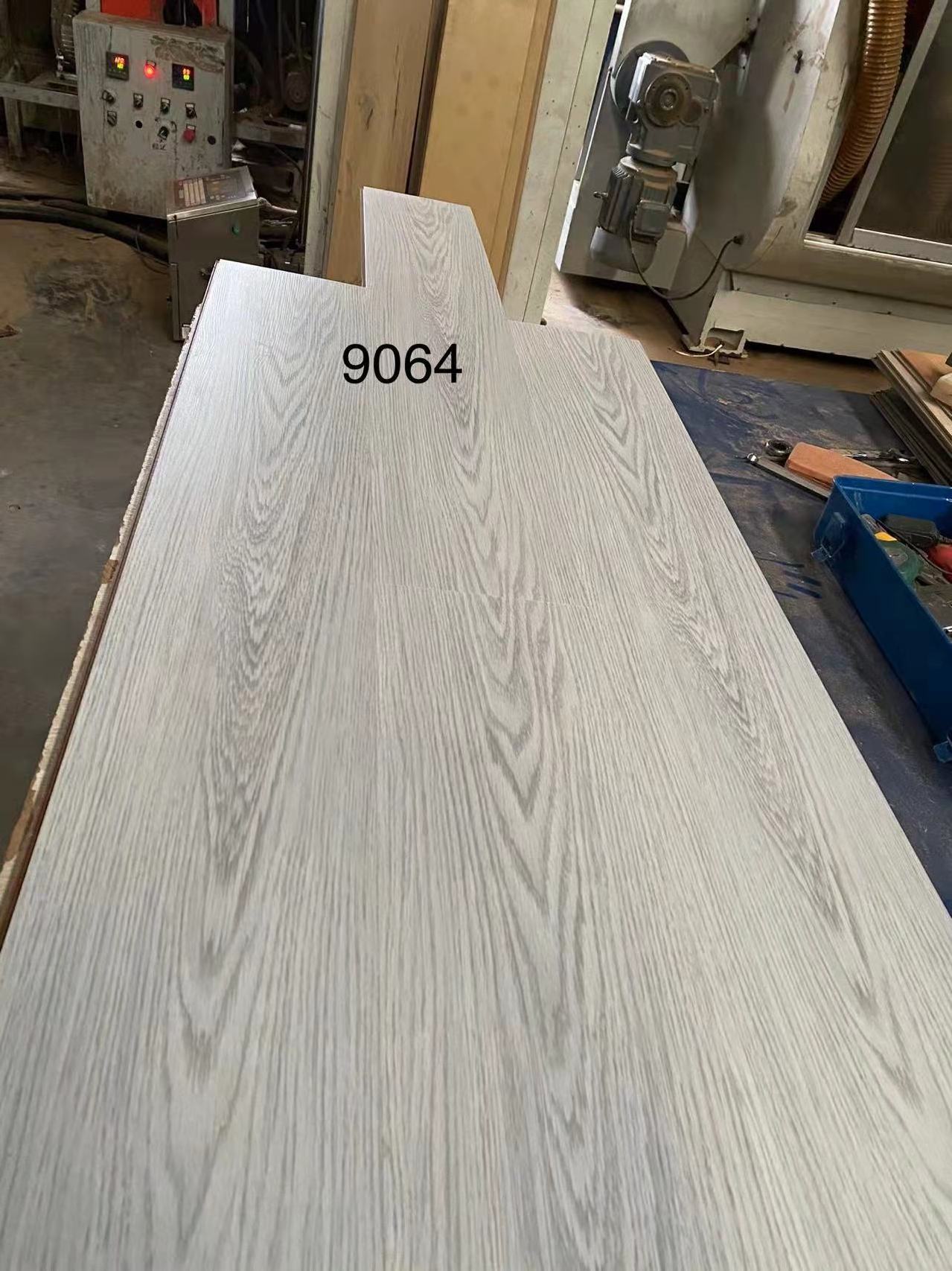 Wholesale High Quality Wood Laminate click Flooring HDF MDF AC4 AC3 Wooden Laminated Flooring