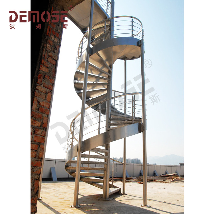 Hotel Outdoor Spiral Staircase Fire Escape Safety Stairs with checkered plate steps