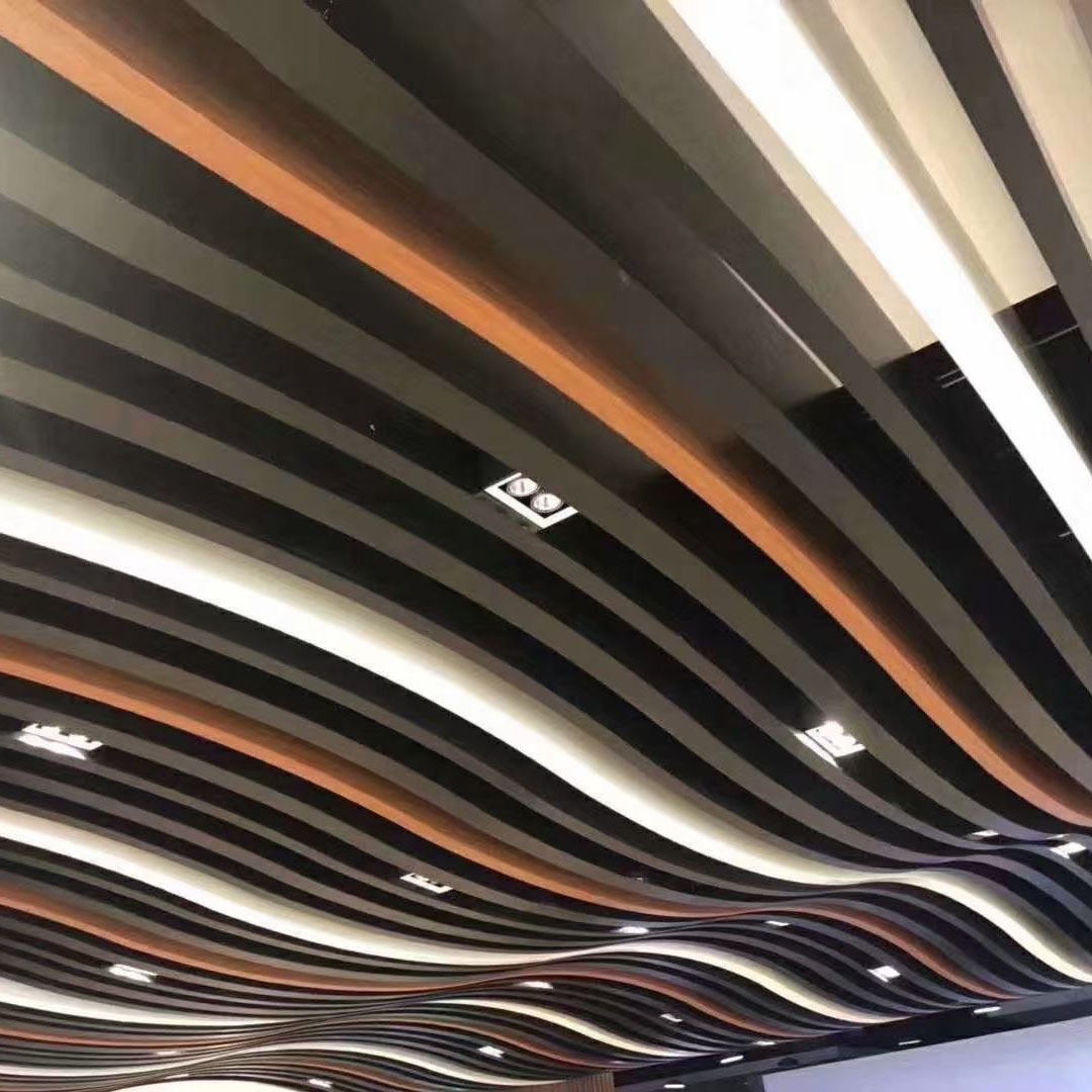 Modern 3D Design Office Suspended Ceiling Slat False Ceiling Tiles Fireproof Interior Decor Metal Aluminum Wood Grain Strip