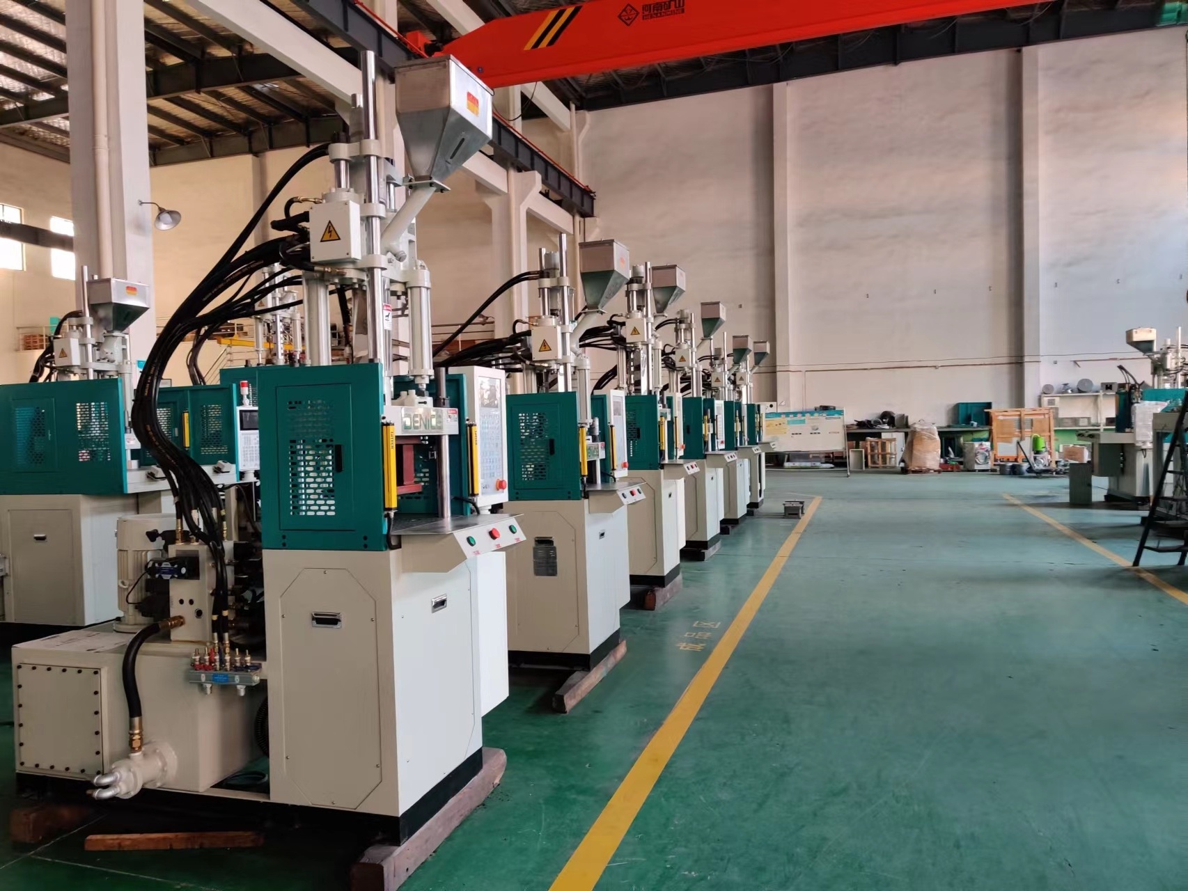 Vertical plastic injection molding machine DV-400