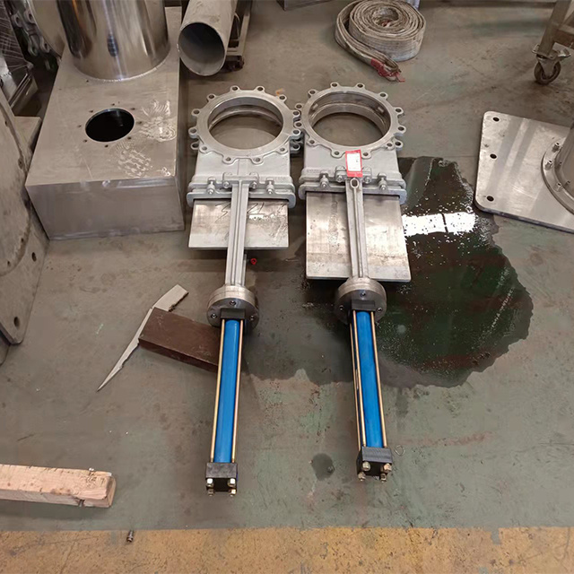 Slide Gate Valve / Sluice Gate Valve / Penstock For Solid Products Or For Fluids Intercepting Gate