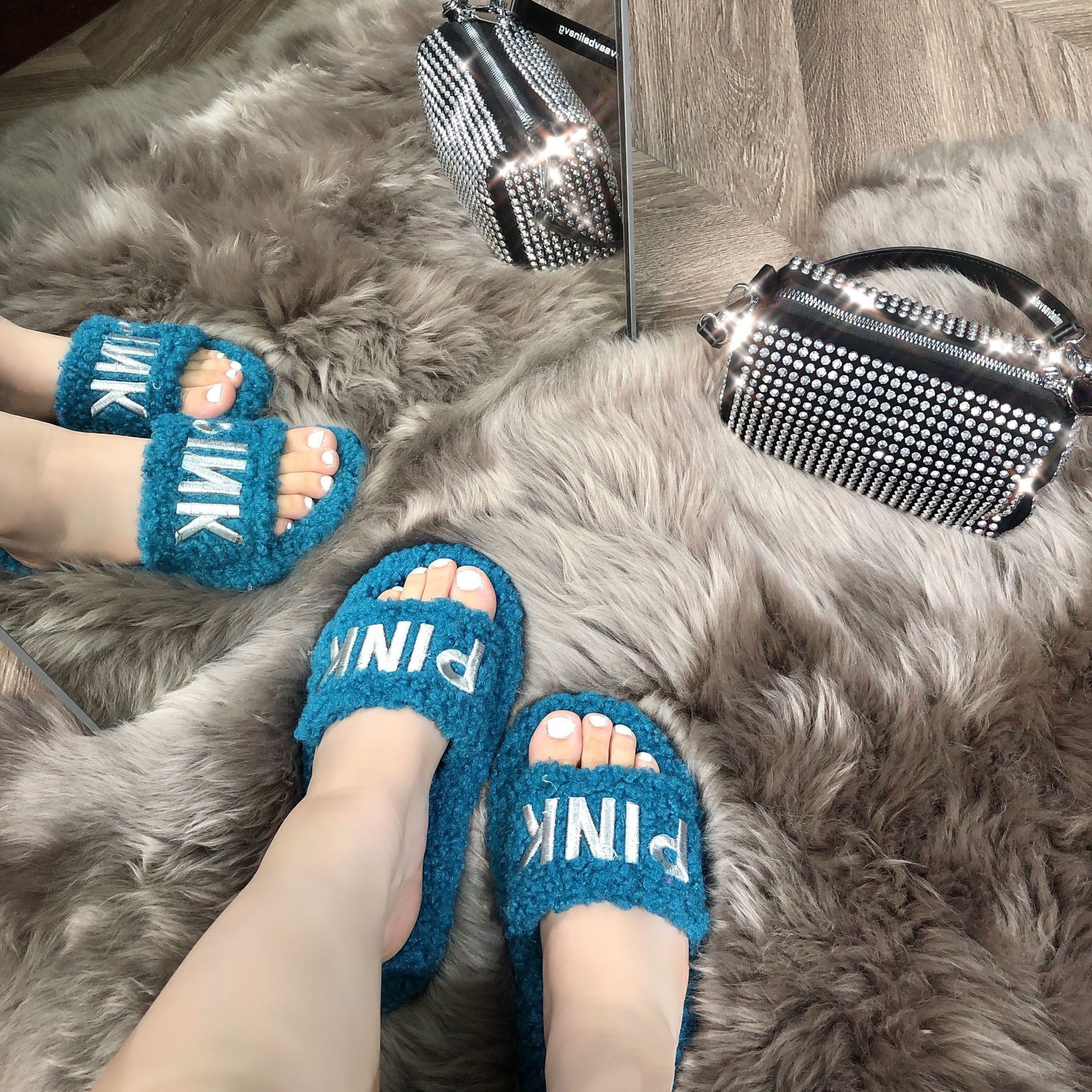 Warm Fluffy Slippers Women Cozy Faux Fur Cross Indoor Floor Slides Flat Soft Furry Shoes Ladies Female Celebrities Flip Flops