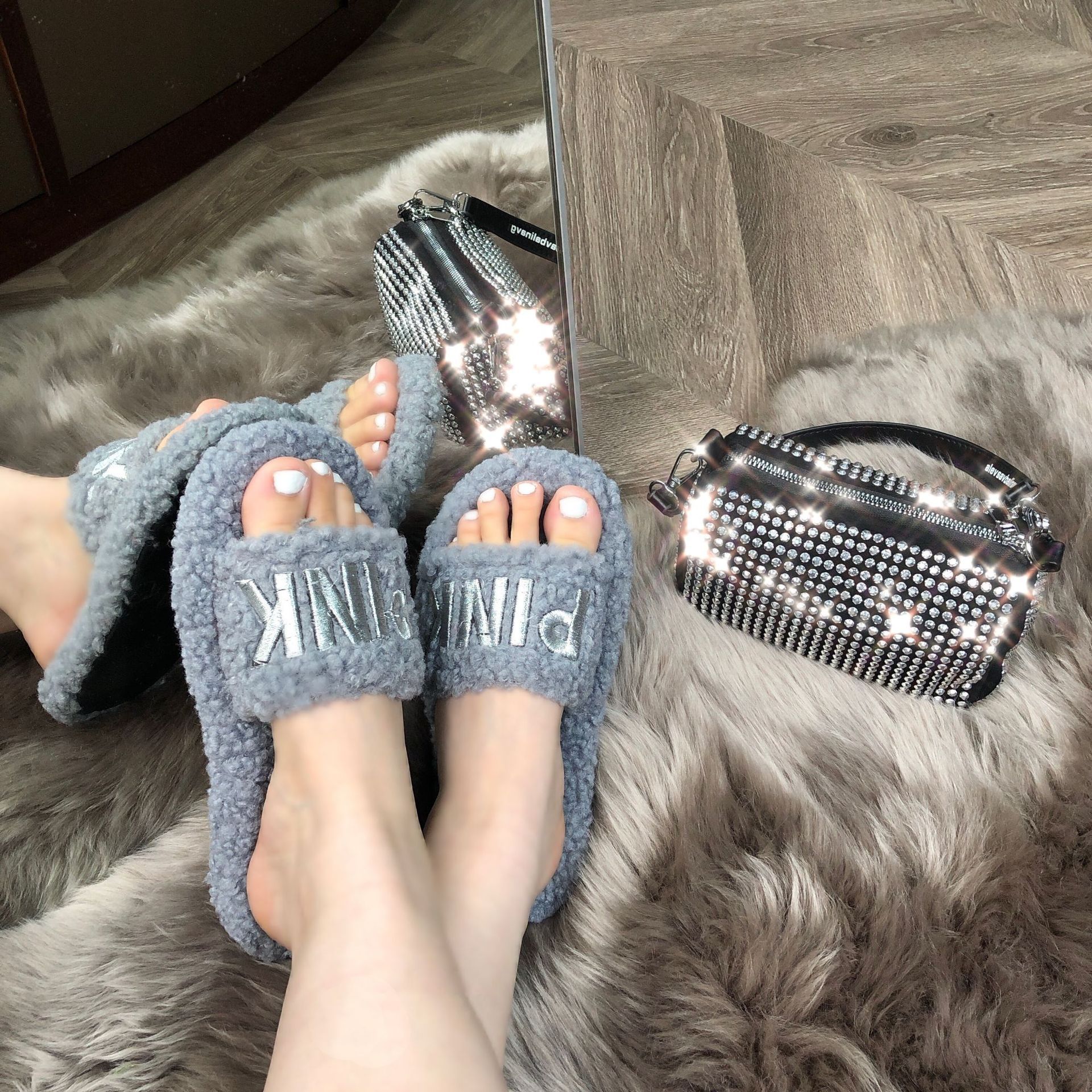 Warm Fluffy Slippers Women Cozy Faux Fur Cross Indoor Floor Slides Flat Soft Furry Shoes Ladies Female Celebrities Flip Flops