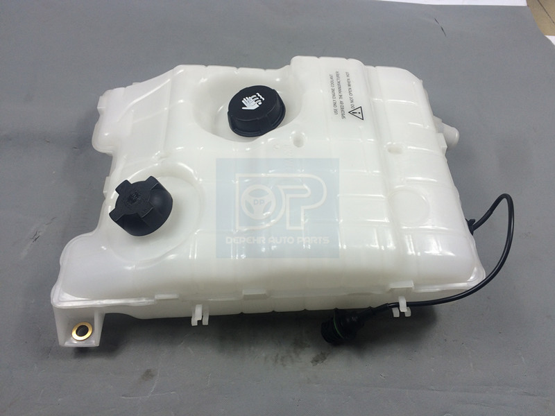 7420828416 20828416 5010619306 European VLV RVI Truck Cooling Water Expansion Tank