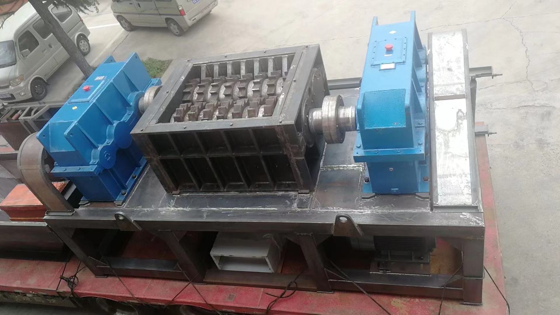 Heavy Duty Industrial Used Car Body Crusher / Car Shell Shredder / Engine Block Shredder on Sale Hammer Mill Crusher 10-350mm