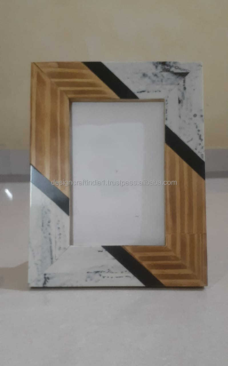 Multi Color Black and White Resin High Standard Photo Frame at Affordable Prices in India