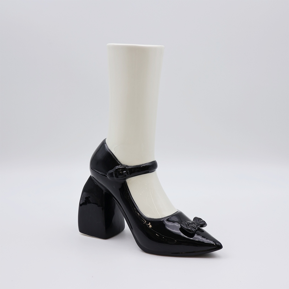 Custom Creative Leg Shoe Shaped Flower Vase Black and White Ceramic Shoes Vases for Home Decor High Heels Boot Vase