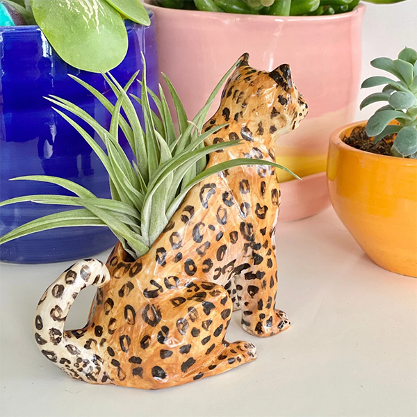 Custom Ceramic Leopard Planter Small Leopard Plant Pot Animal Shape Air Planter Pot for Plant Home Decor