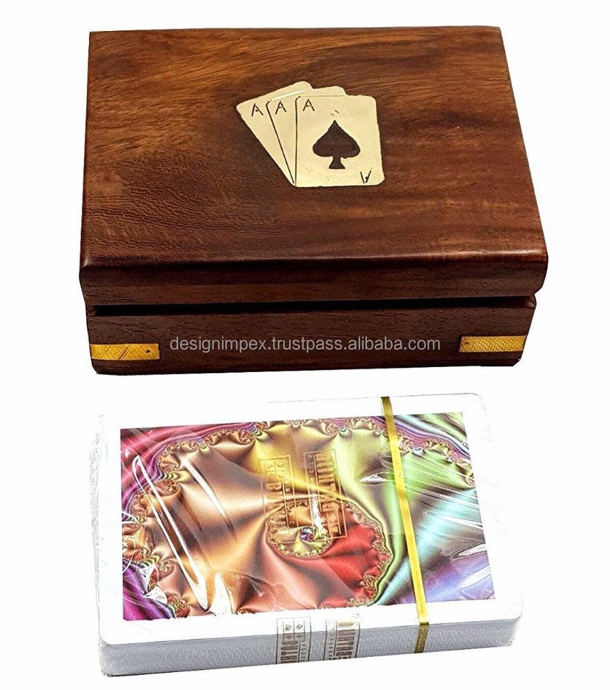 Online Hot Selling Poker Game Casino Full Playing Card Deck & Wooden Gift Box Set Garden fathers Best Giftware Indoor Game Box