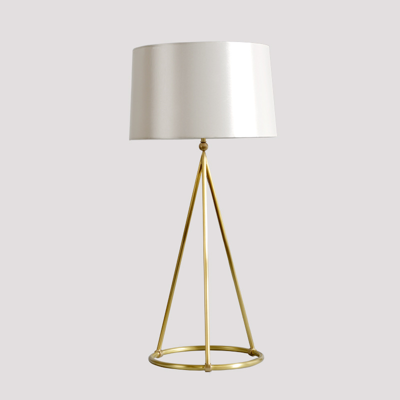 Simple Modern Brass Table Lamp Indoor Copper Tripod Desk Bedside Light Luminavie with 1-Led E14/E27 Light Bulb