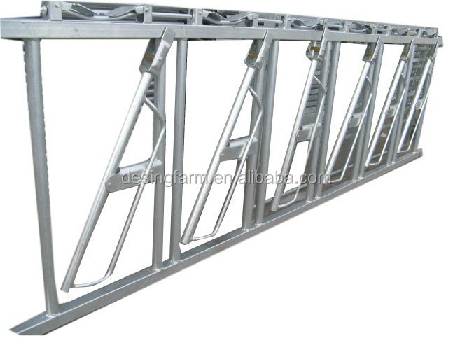 self locking cow headlock panels for feeding