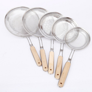 Wholesale Kitchen tea infuser Stainless Steel wire mesh basket strainer with Wood Handle