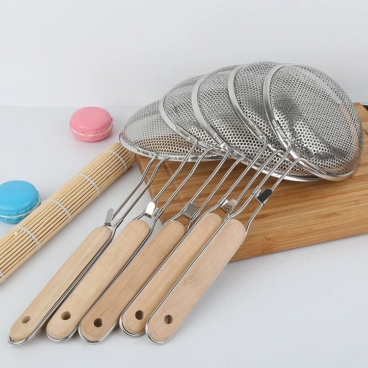 Wholesale Kitchen tea infuser Stainless Steel wire mesh basket strainer with Wood Handle