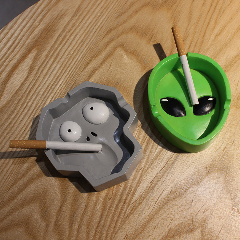 for tabletop restaurant fancy cute cool alien face resin ash tray ashtrays