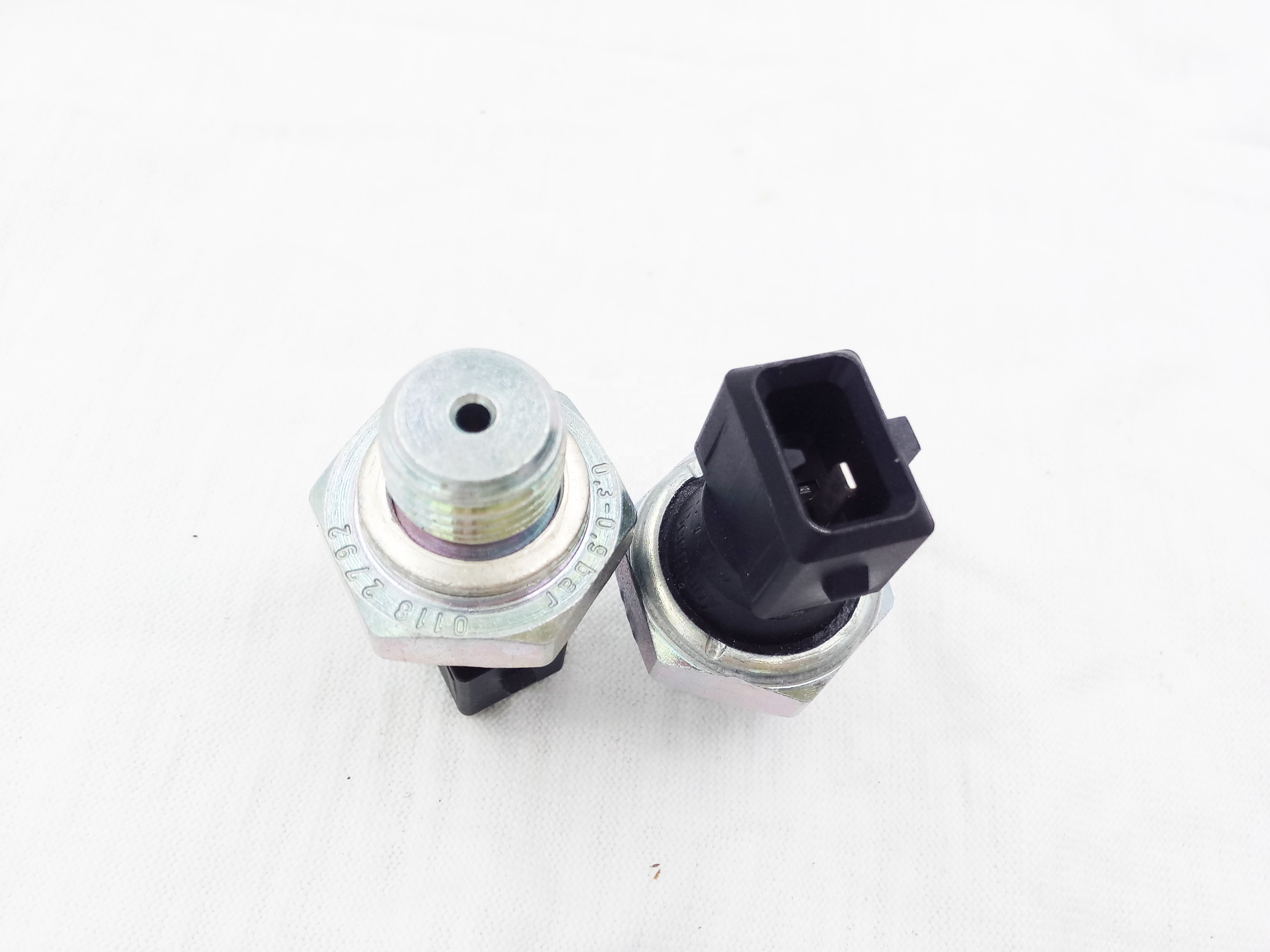 High quality deutz BFM1013 oil pressure switch 01182792