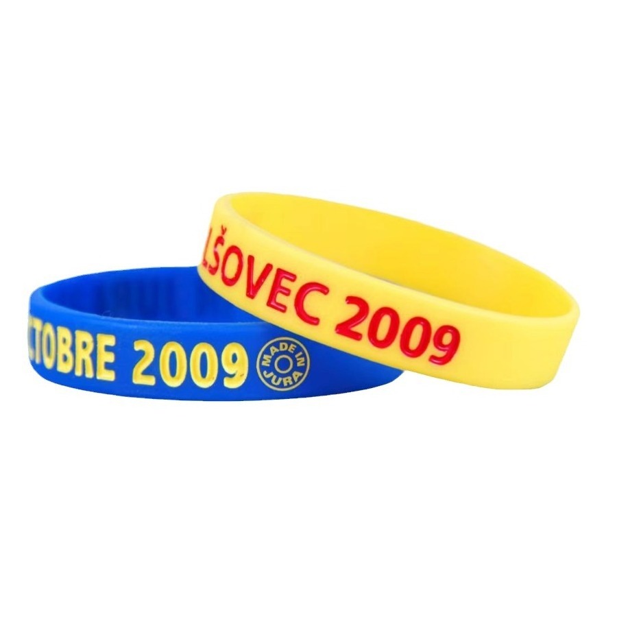 Suppliers Personalised Customized Promotional Gifts Silicone Wristband With Keyring Rubber Bracelet