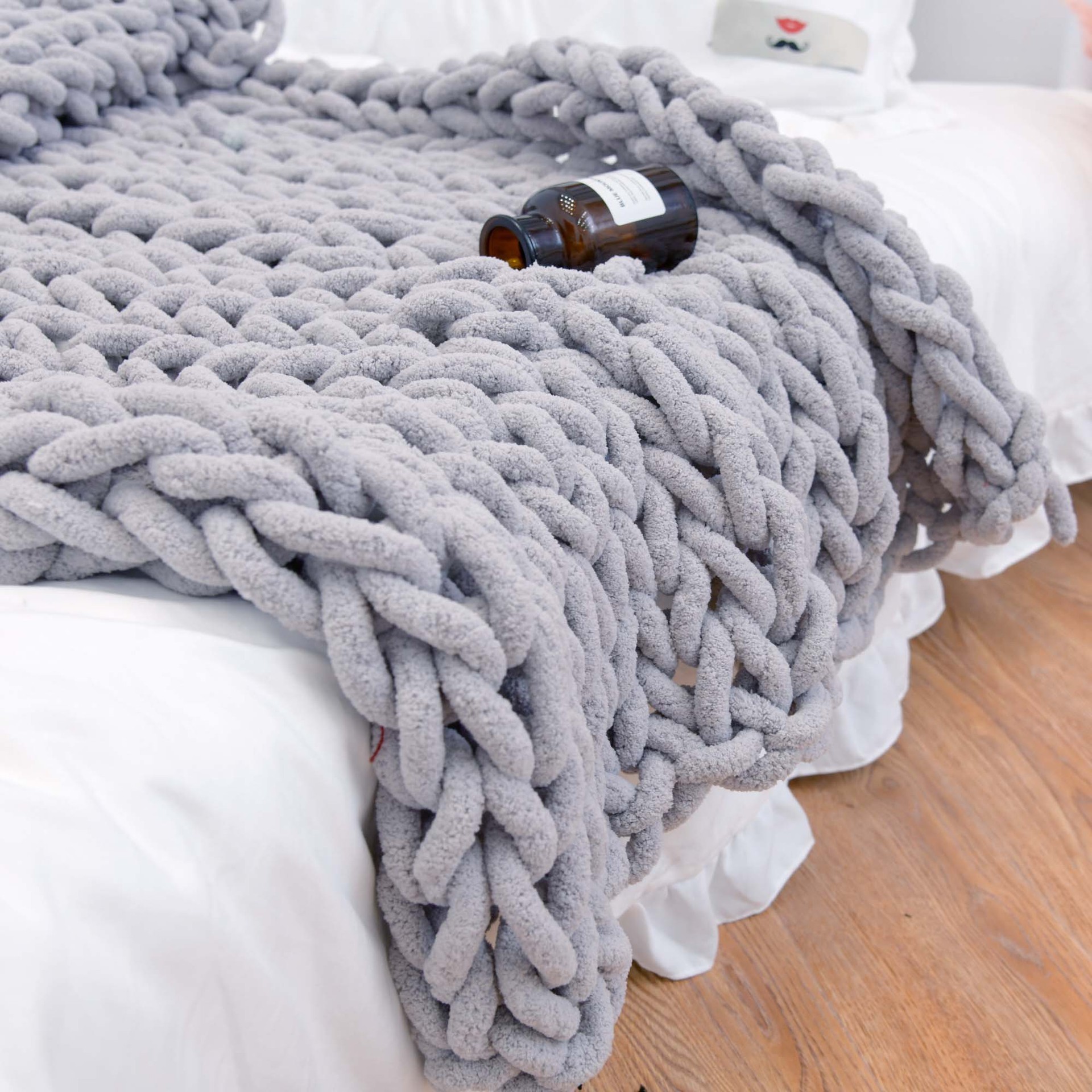 Large Chunky Knitted Chenille Blanket Super Soft Luxurious Chunky Knit Blanket Throw Handmade Knitting For Bed Or Sofa