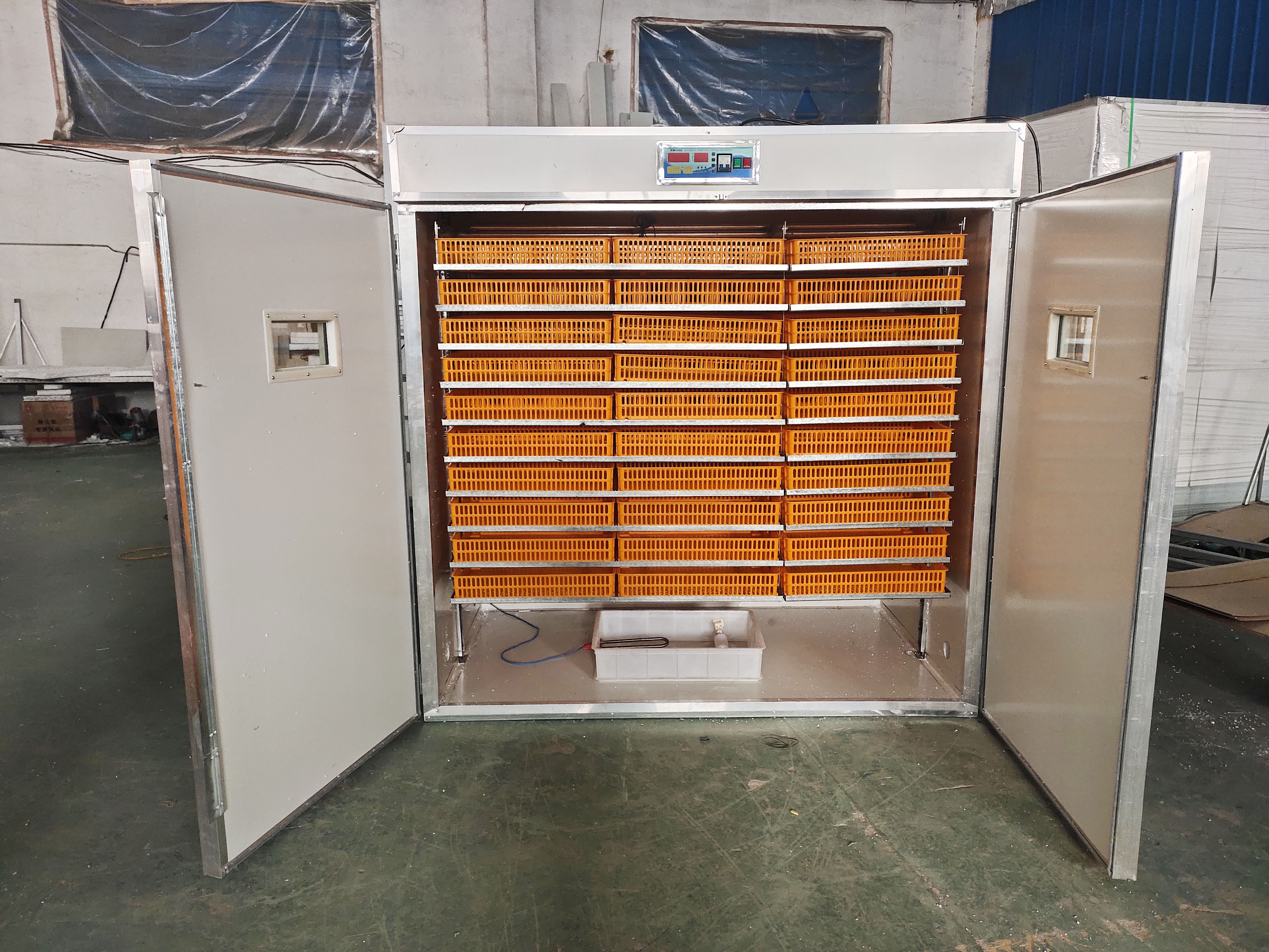 Factory OEM chicken brooder Egg incubator in Dubai JQ-5280 egg incubator with hatcher for sale