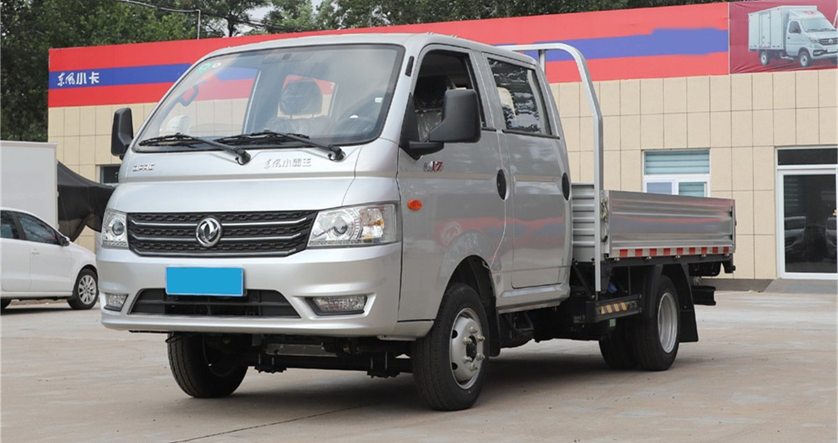 Dongfeng 4X2 Box Length 3m 122hp euro 6 double row small cargo truck