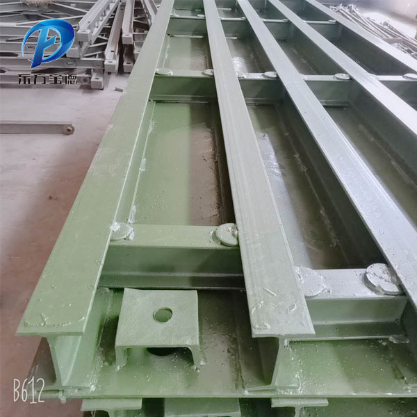 Quick installation of Bailey Steel Bridge for construction