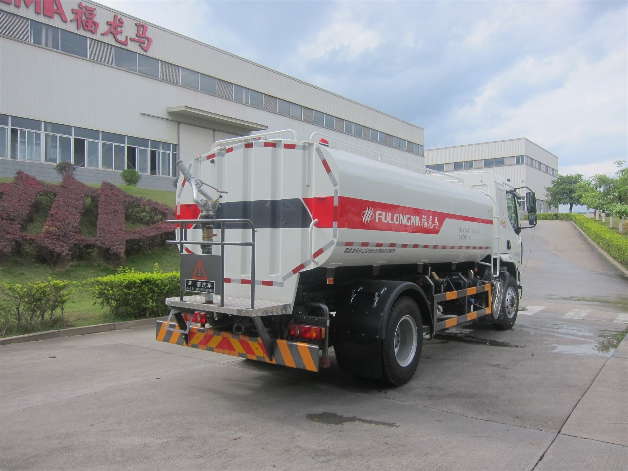 Hot Sale Water Spray Tank Truck With Bowser And Sprinkler