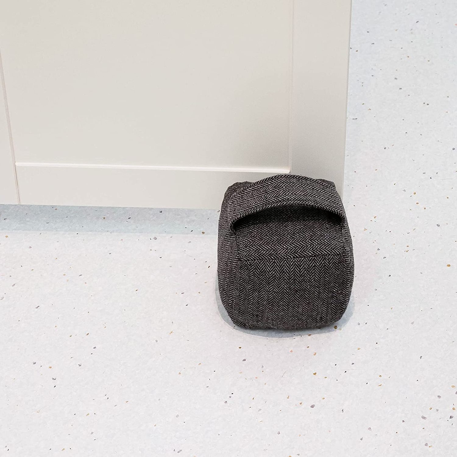 2023 custom manufacturing polyester decorative doorstoppers weighted fabric sand filled door stopper for bedroom living room