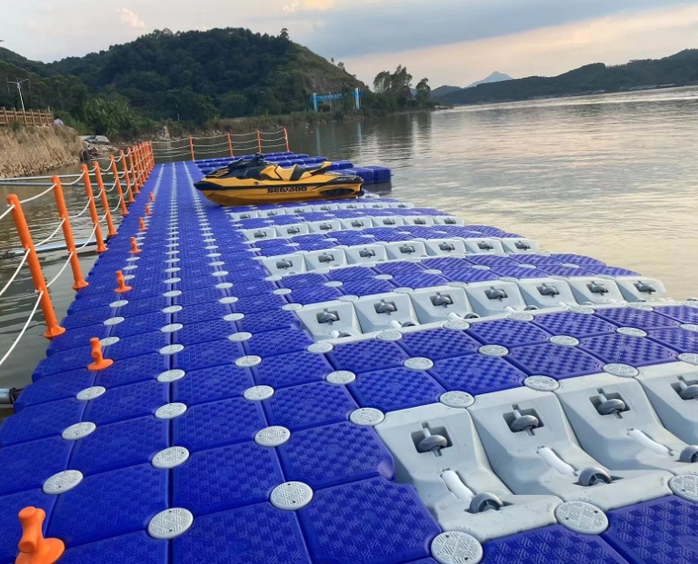 Floating Dock for Jet Cars Hdpe Modular Floating Pontoon Jet Ski Platform Boat Lift Docks