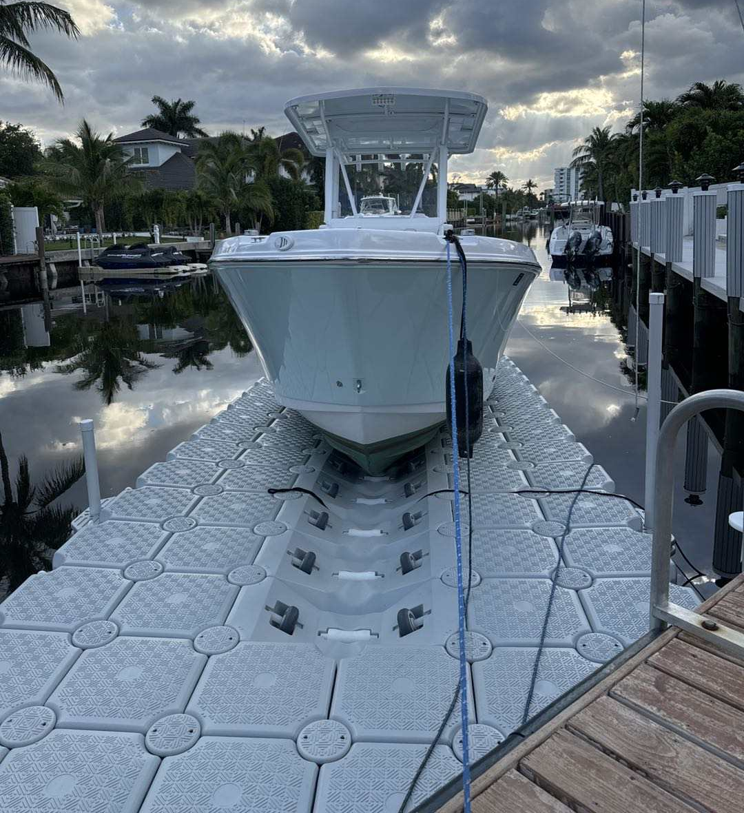 New Style Large Buoyancy Lift Jet Ski Pontoon Roller Cubes Floating Drive-on Boat Dock For Sale