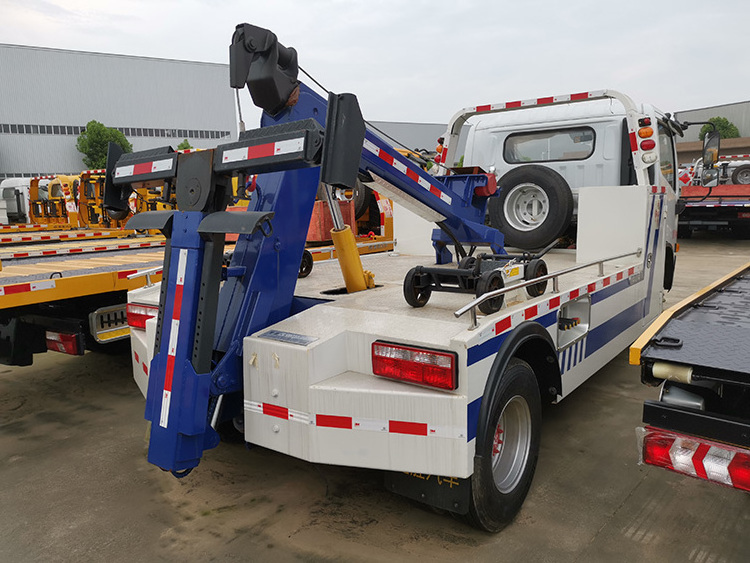 Manufactory direct Dongfeng diesel euro 5 engine 8 ton manual left steer light duty wrecker tow towing trucks model for sale