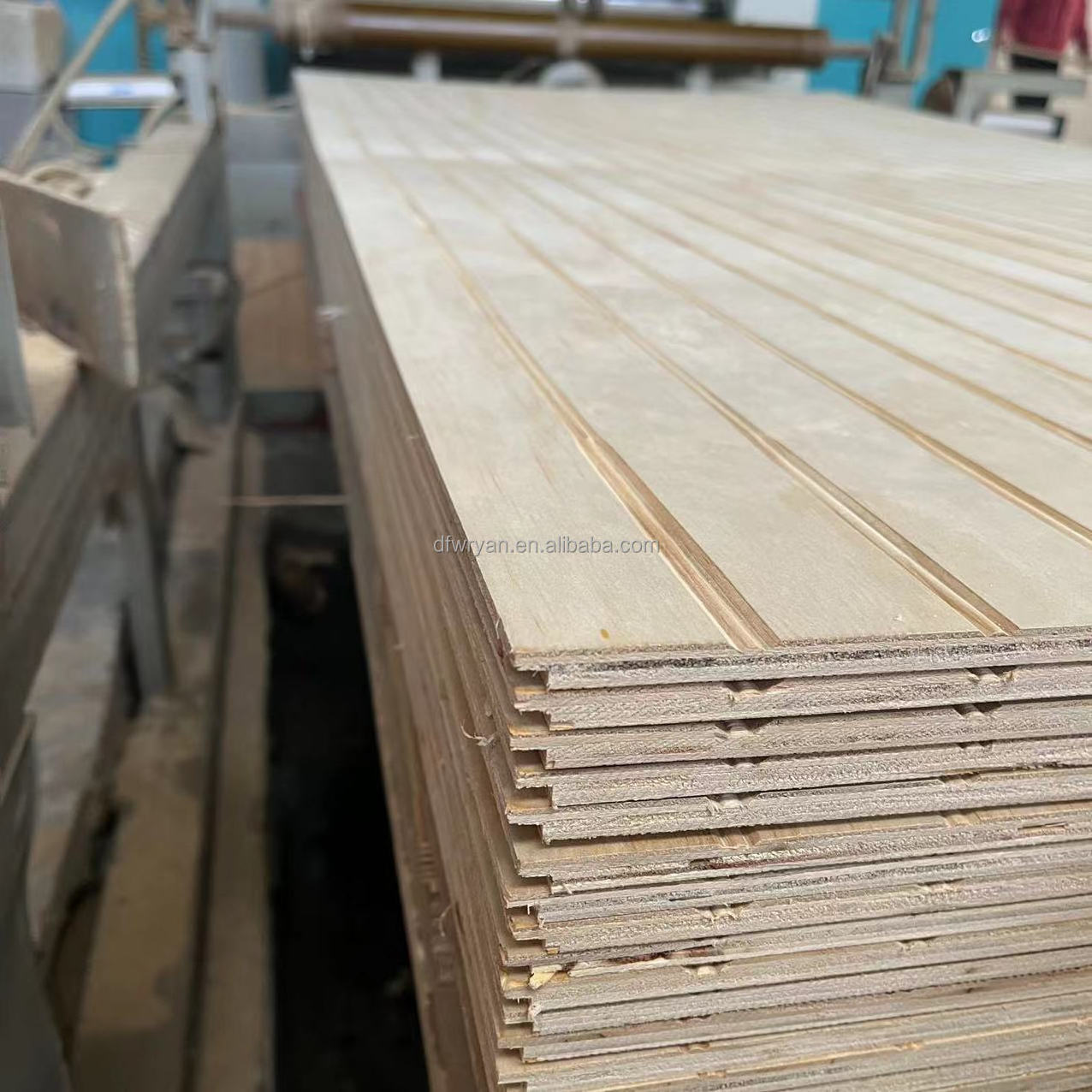 Grooved Pine T1-11 Pine plywood board Treated 9mm 12mm 15mm