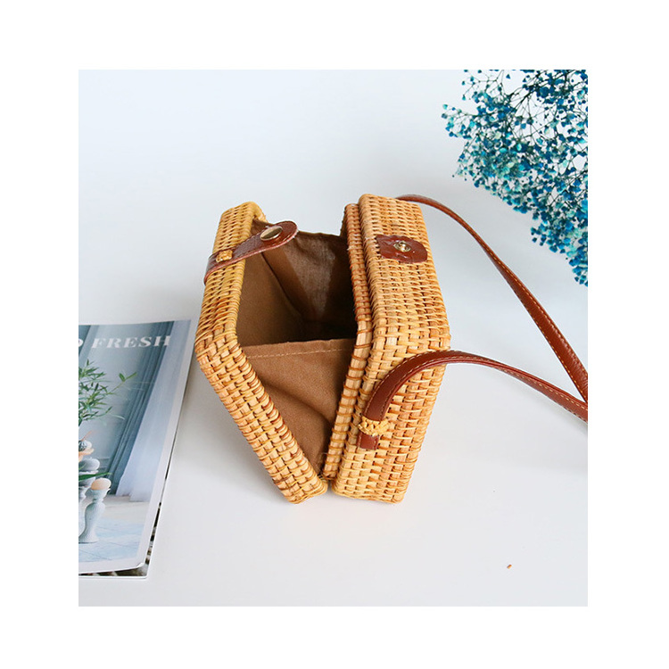 Wholesale Woven Rattan Bag Square Straw Shoulder Small Beach Handbags Women Summer Hollow Handmade Messenger Crossbody Bags