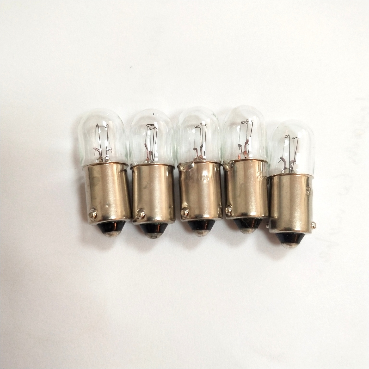 T10X28mm mini indicator bulb 220V3W warm white light BA9S bayonet base bulb