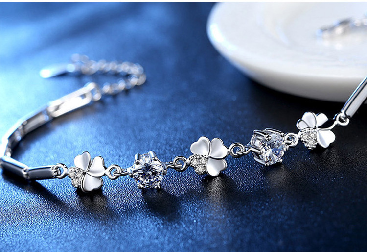 Plated 925 Women's Bracelet, Beautifully Rotating Flower Zircon Bracelet