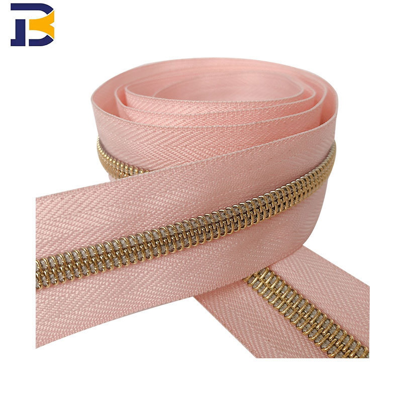 Eco-friendly Multicolor Sliver Gold Teeth Nylon Zipper Rolls Non Lock Slider Bag Long Chain Zipper With Fancy Puller