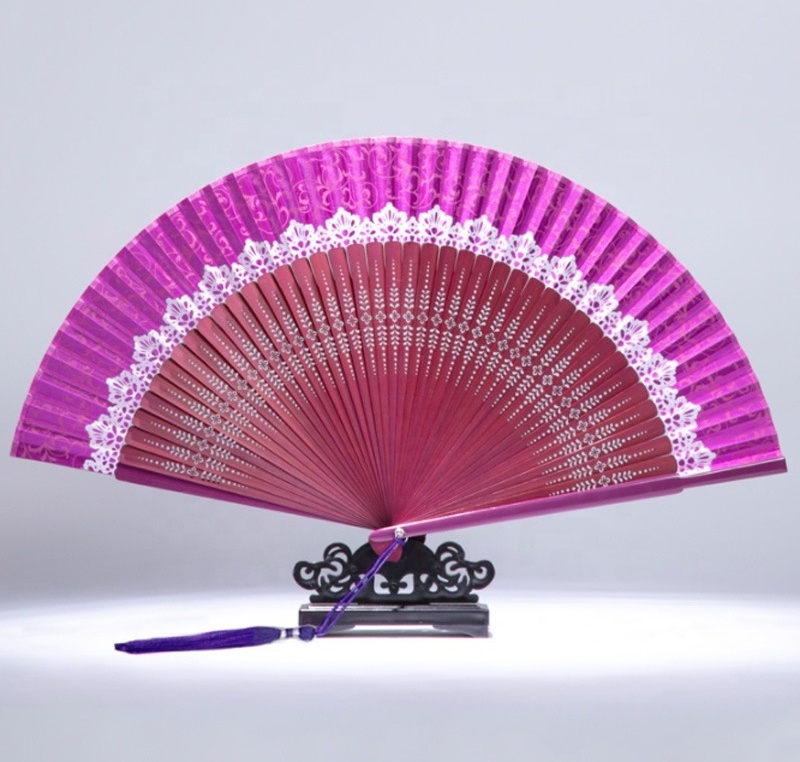 1pcs Chinese Style Carved Bamboo Craft Fan Ancient Boutique Folding Silk Cloth Hand Fans Handmade Gift Home Decoration