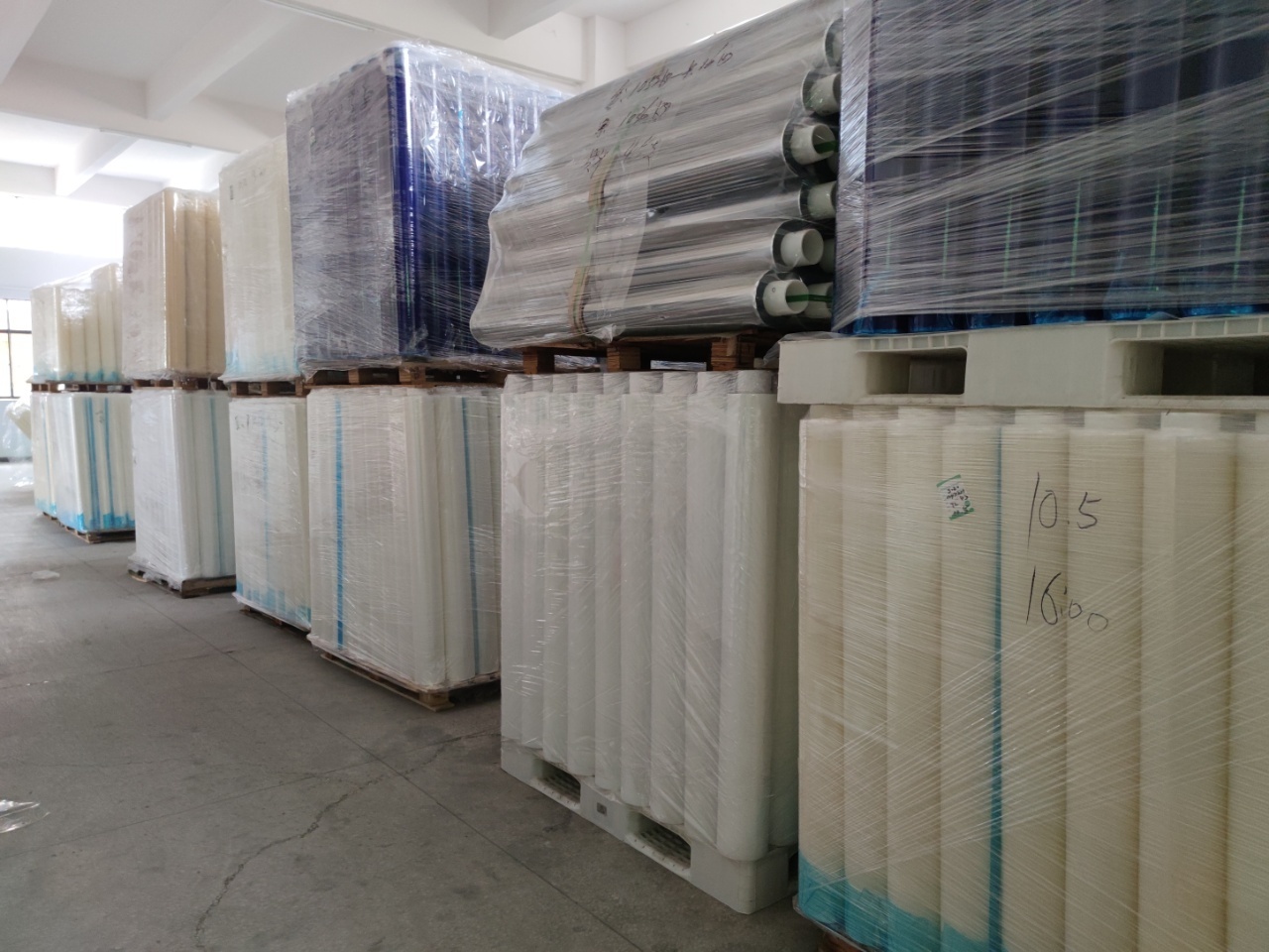 PE low viscosity protective film plastic packaging film smooth surface without residual glue