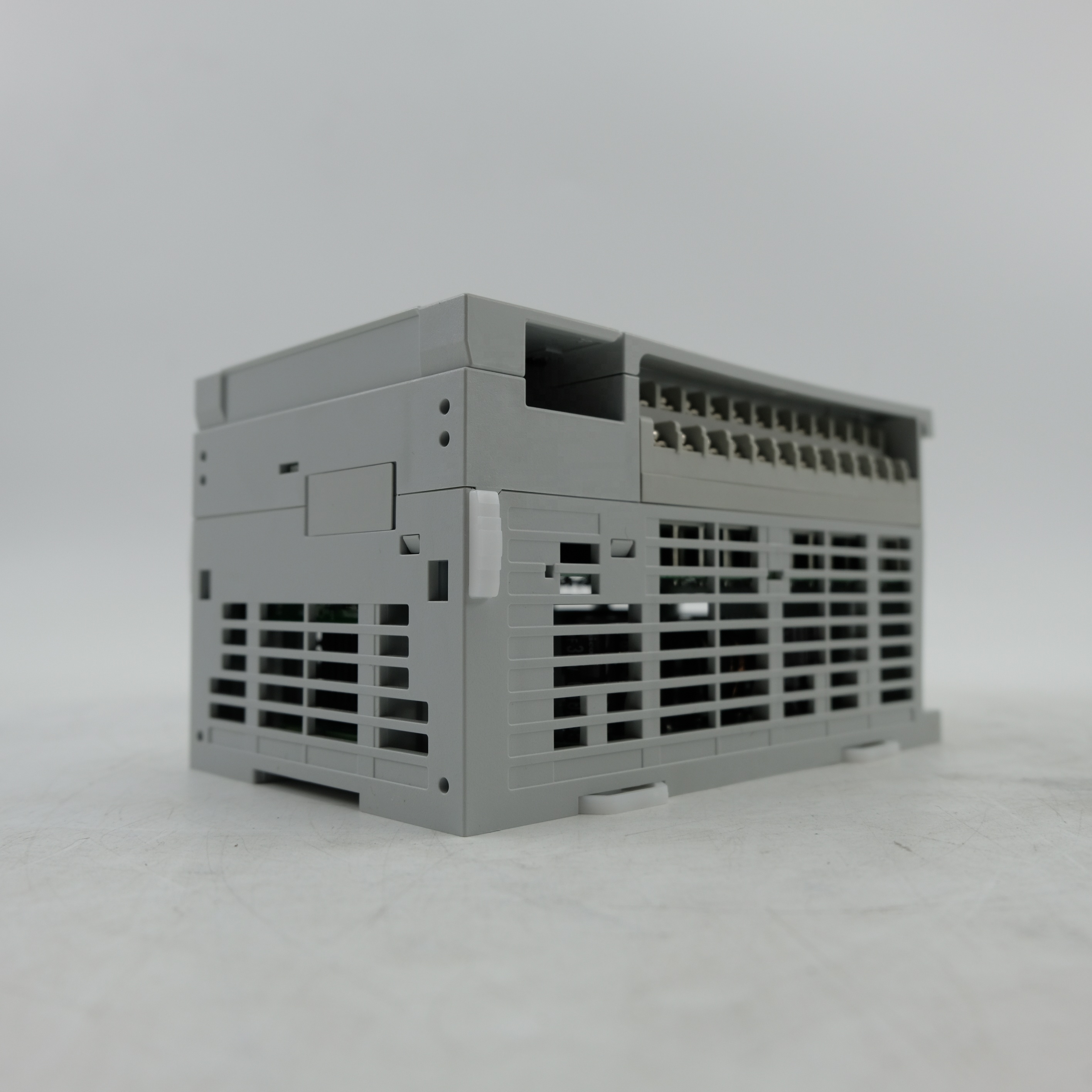 Original for Mitsubishi CPU module FX5U-32MR PLC control,plc price,plc pac and dedicated controller