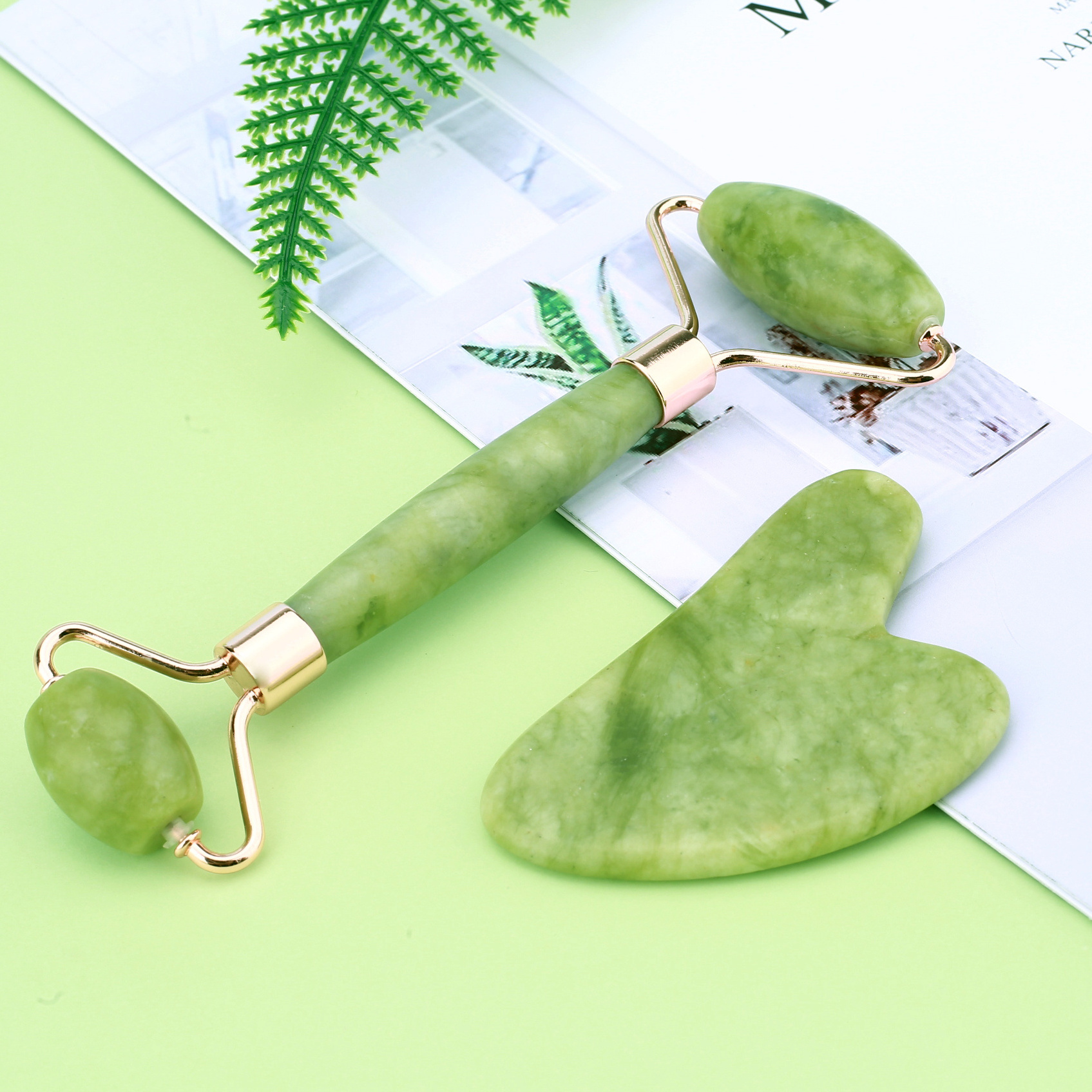 New Beauty Machine Nature Beauty Tools for Face Green Jade Roller Gua Sha Box Xiuyan Roller Gua Sha