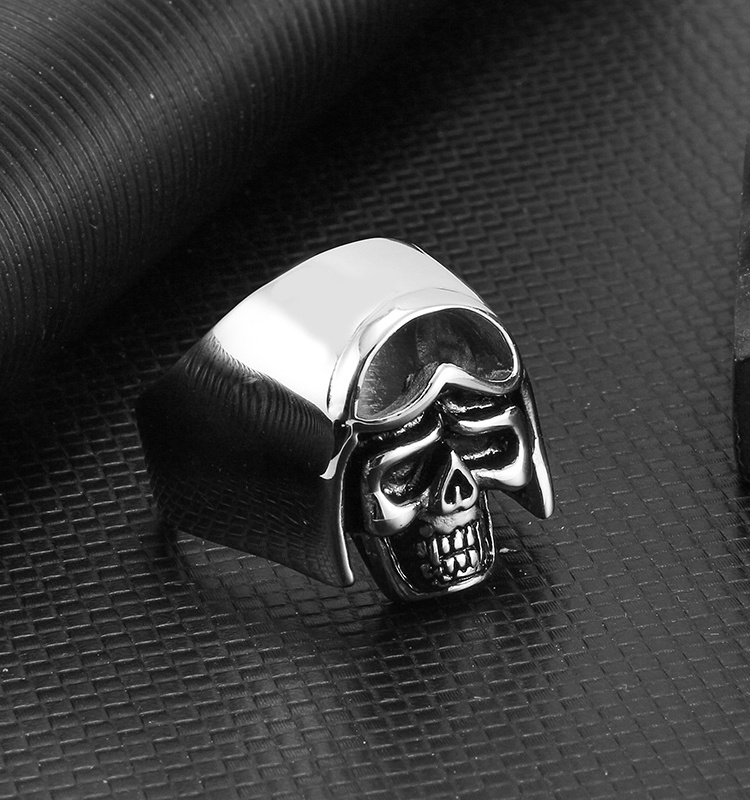 2023 Wholesale Fashion Stainless Steel Hiphop Punk Skull Rings