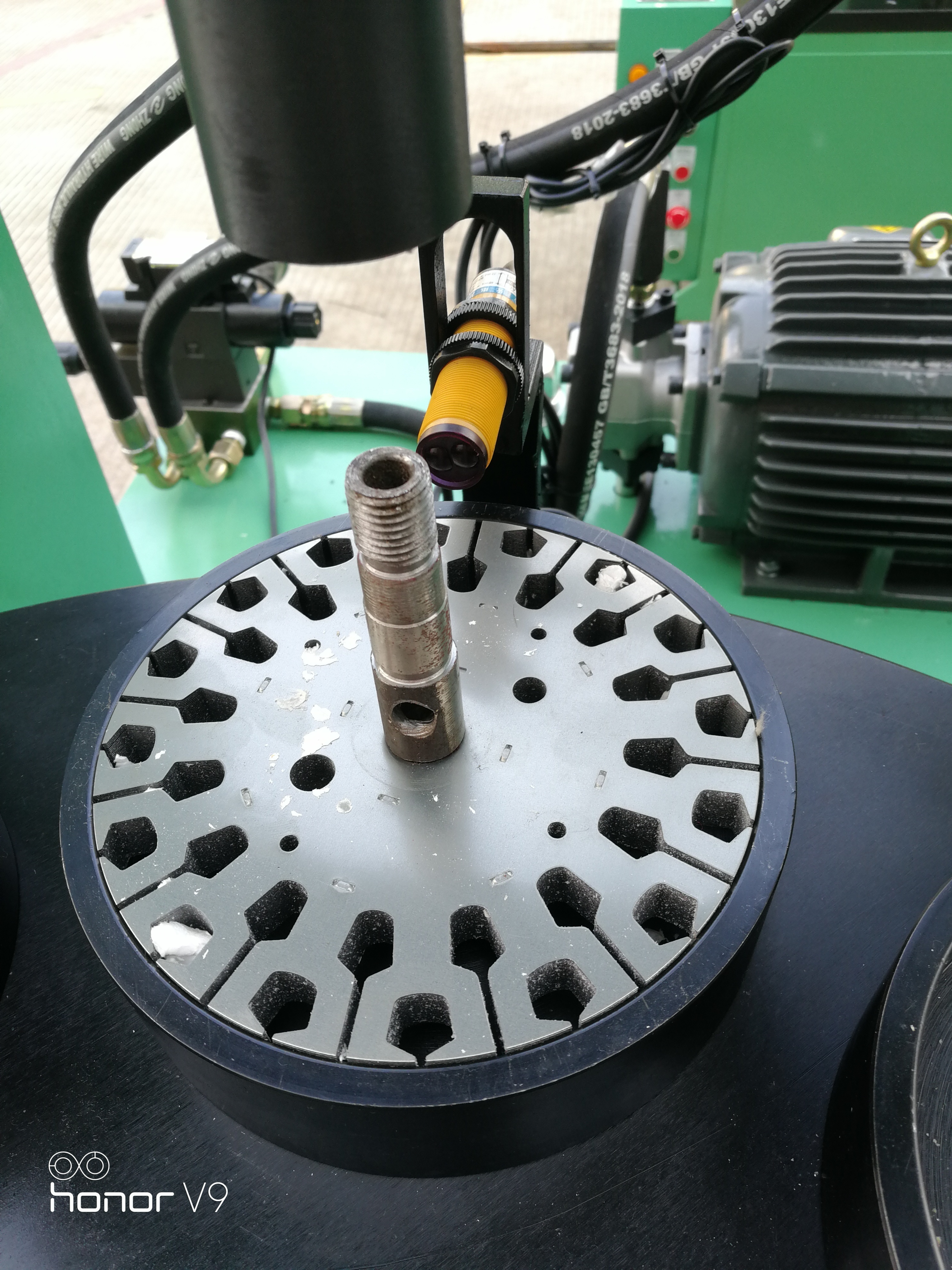 ceiling fan  motor  shaft inserting machine