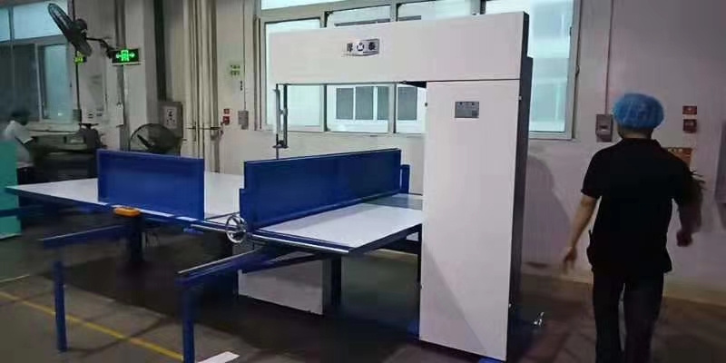 Vertical Cutting Foam Sponge Scouring Pad Making Machine