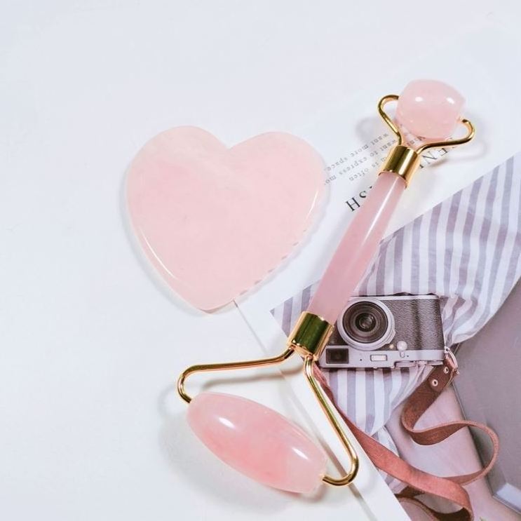 2022 Hot Selling Manufacturer Custom Logo Massage Gua Sha Set Crystal Stone Pink Rose Quartz Face Jade Roller with Natural Stone