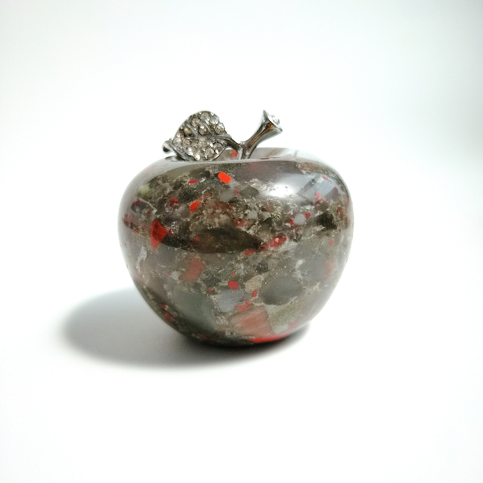 HY Chinese carved polished African blood stone crystal apple decoration