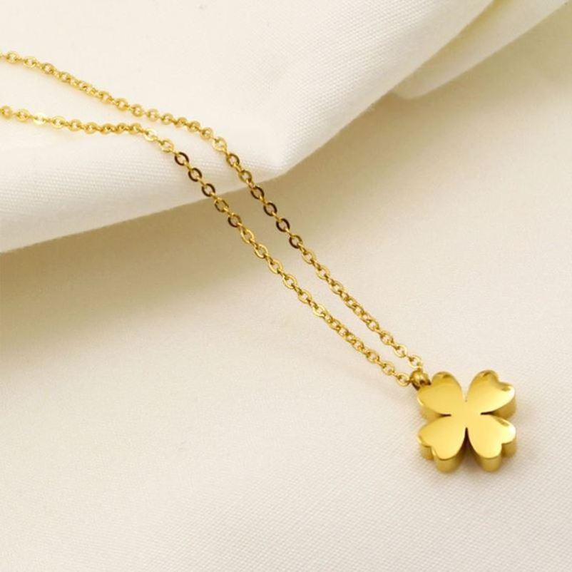 2023 New 18K Gold Plated Stainless Steel Clover Pendant Clavicle Chain Design Necklace Euramerican For Women