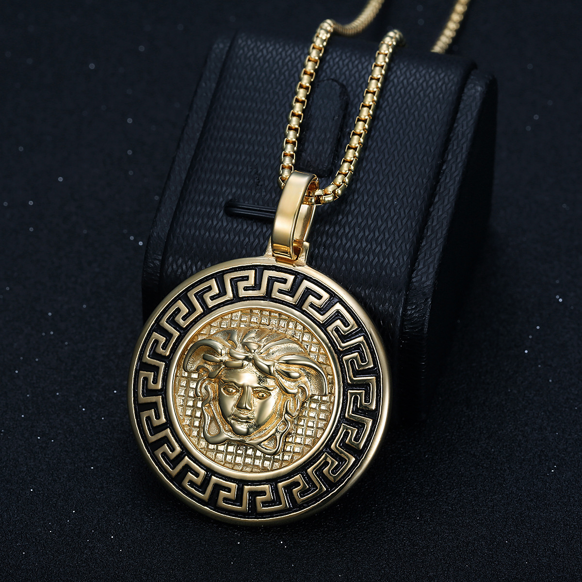 2023 Hot Selling High Quality Hip Hop Round Greek Mythology Stainless Steel Viking Pendant Gold Plated Fashion Men Jewelry