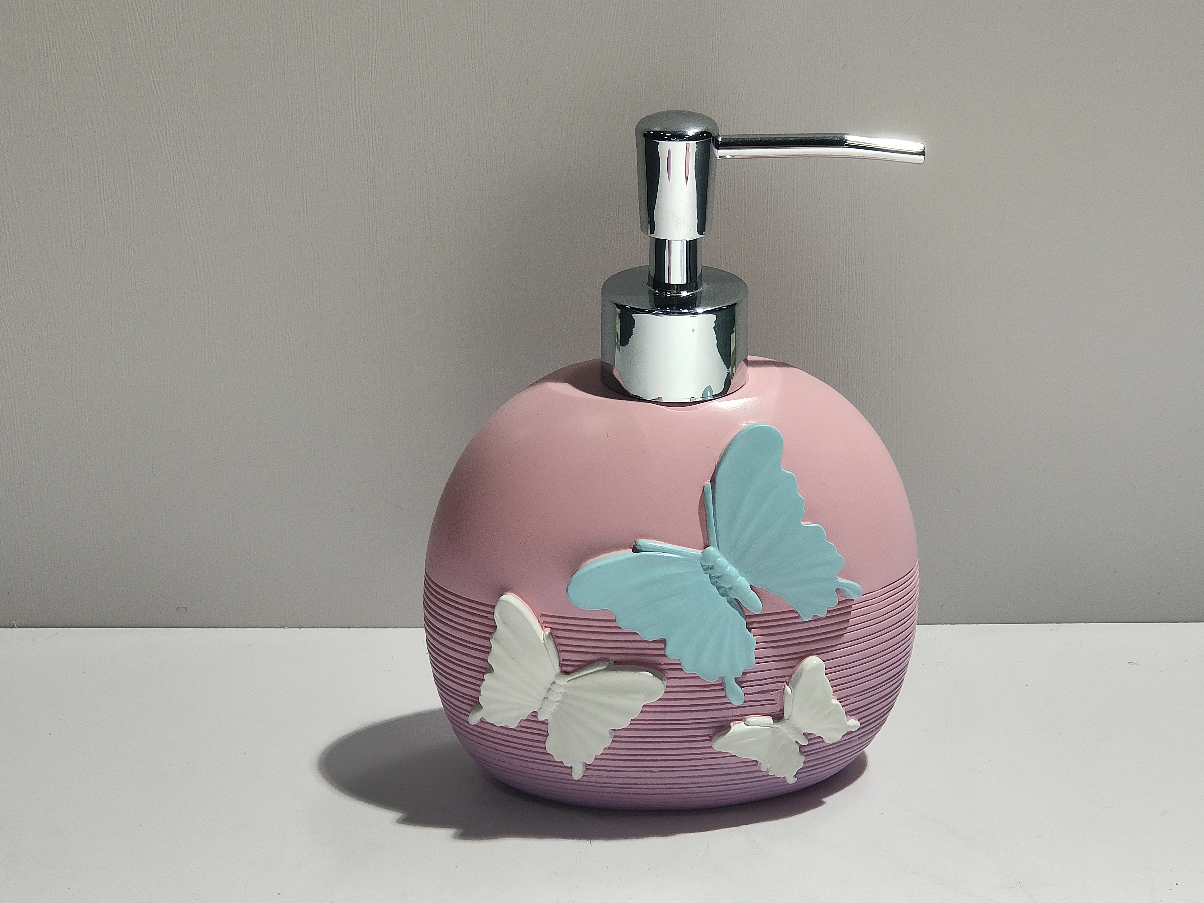 Bright Pink Butterfly Hotel Decoration Bathroom Accessories Set with Soap Dispenser Tumbler Soap Dish Toothbrush Holder