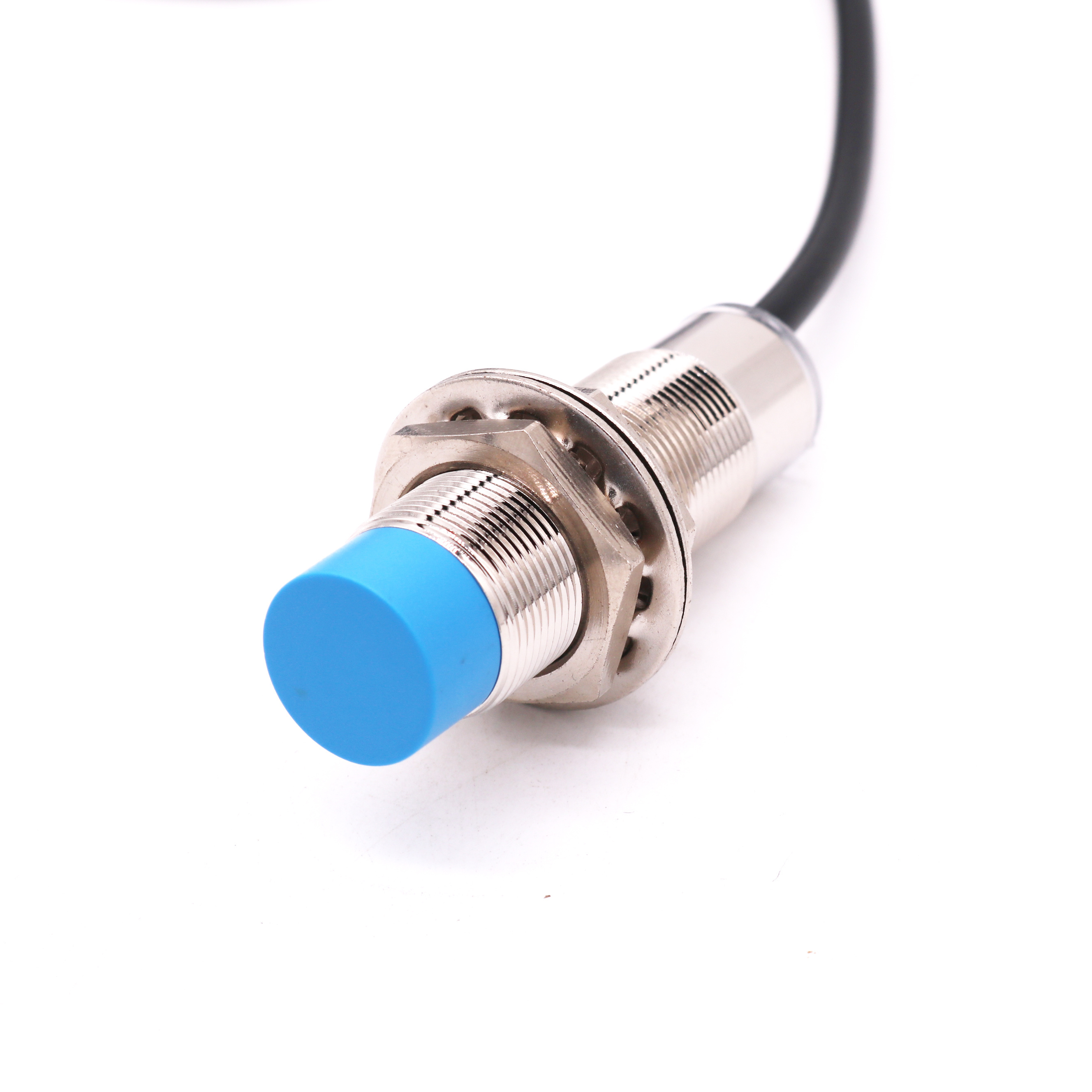 M18 Inductive type sensor PNP NO 8mm/12mm double distance metal detection proximity switch 24VDC high quality proximity sensor